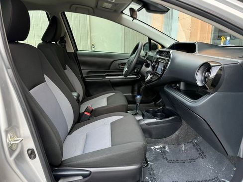 Used 2018 Toyota Prius C Two FWD image 17