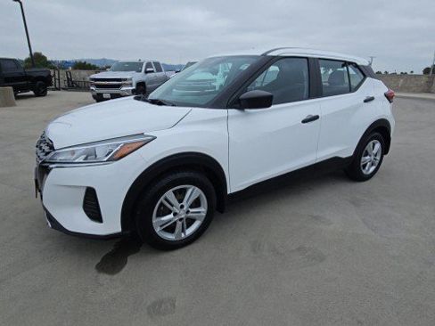 Used 2023 Nissan Kicks S FWD image 4