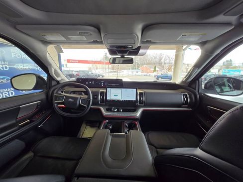 Used 2025 Ford Expedition Platinum w/ Driver's Package image 26