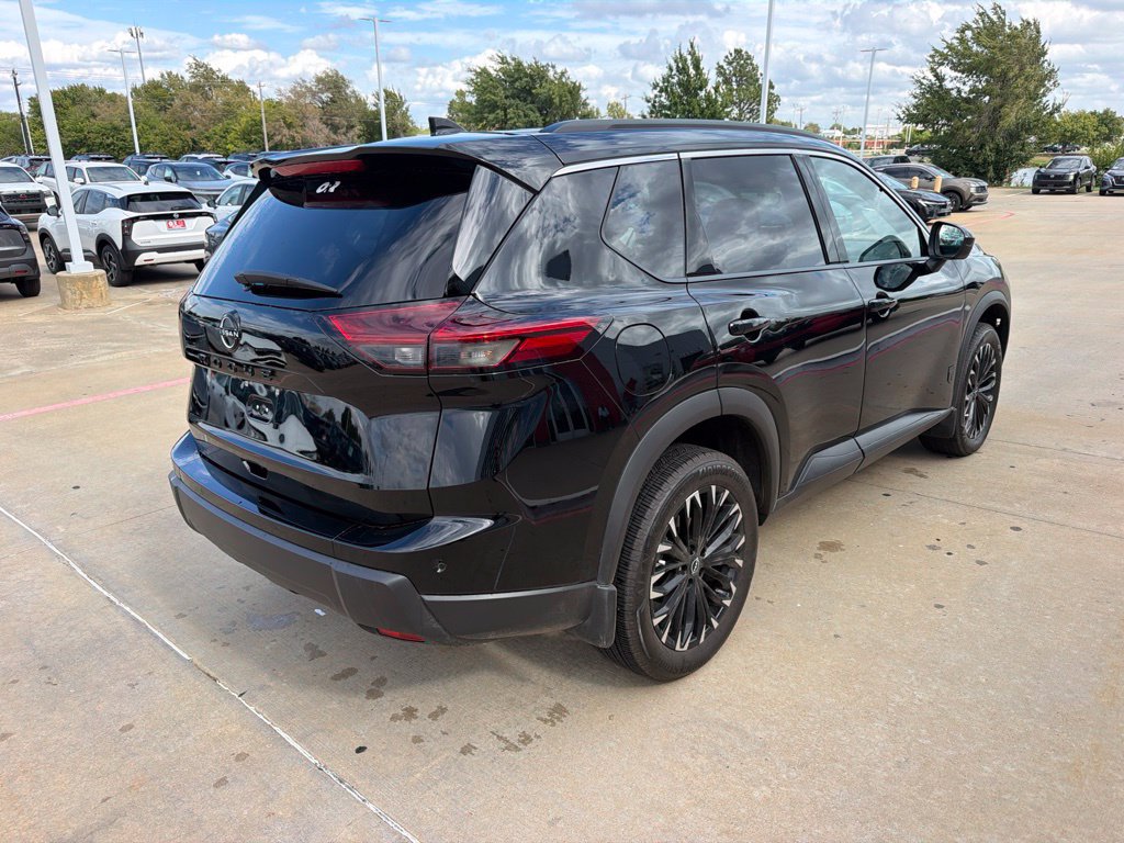 Used 2026 Nissan Rogue Dark Armor FWD image 5
