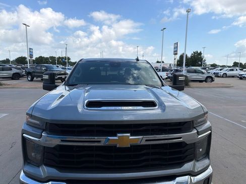 Used 2025 Chevrolet Silverado 2500 LT AWD/4WD image 7