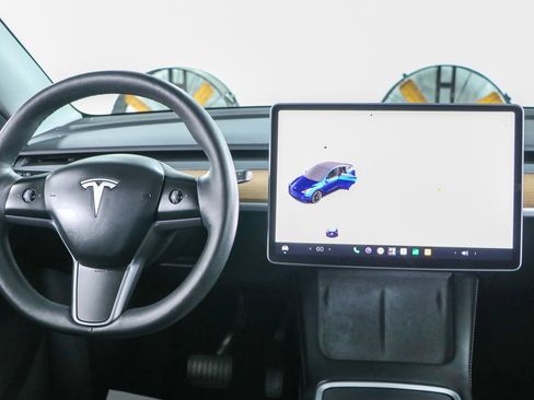 Used 2023 Tesla Model Y Long Range AWD/4WD image 16
