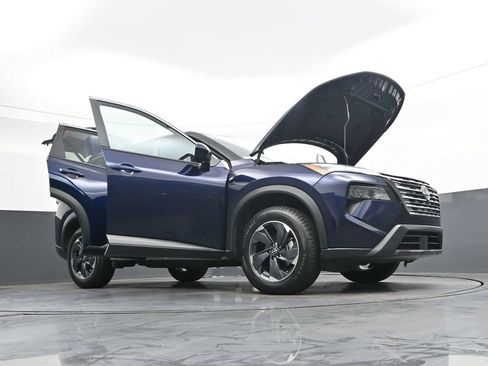 Used 2024 Nissan Rogue SV AWD/4WD image 53