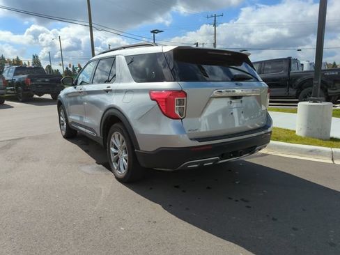 Certified 2023 Ford Explorer XLT w/ Equipment Group 202A AWD/4WD image 3