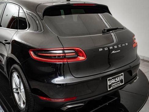 Used 2018 Porsche Macan image 17