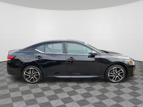 Used 2024 Nissan Sentra SR w/ SR Premium Package FWD image 6