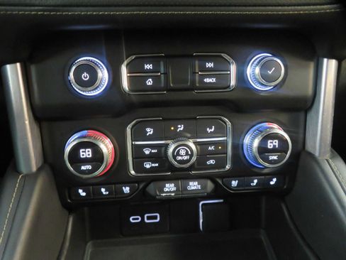 Used 2021 GMC Yukon XL SLT RWD image 44