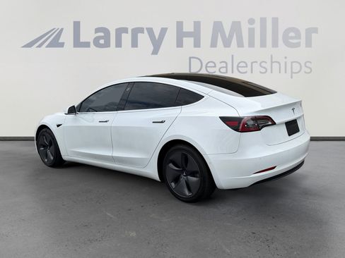 Used 2020 Tesla Model 3 Standard Range Plus RWD image 3