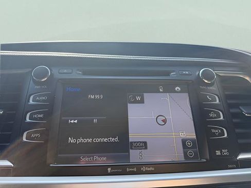 Used 2018 Toyota Highlander XLE AWD/4WD image 17