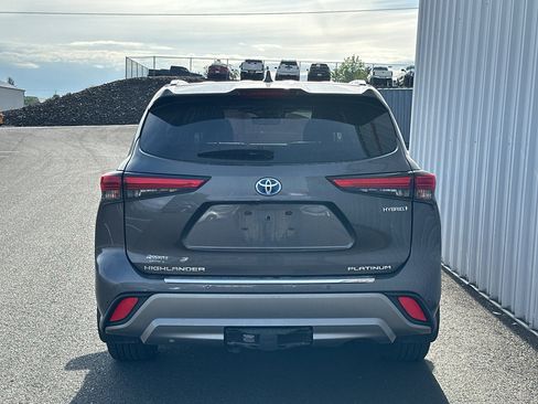 Certified 2021 Toyota Highlander Platinum AWD/4WD image 6