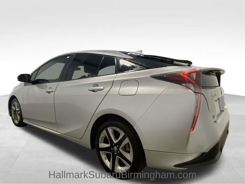 Used 2016 Toyota Prius Four image 4