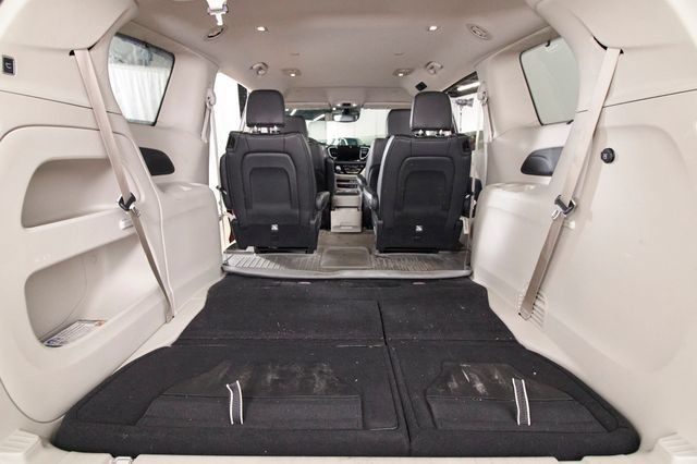 Used 2022 Chrysler Pacifica Touring-L AWD/4WD image 26