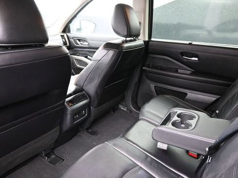Used 2024 Nissan Pathfinder Platinum w/ Cargo Package AWD/4WD image 32