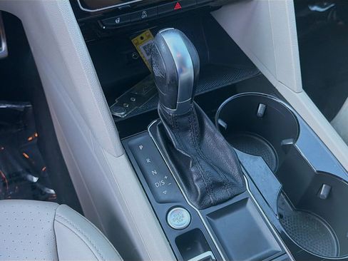 Used 2019 Volkswagen Atlas SEL R-Line image 16