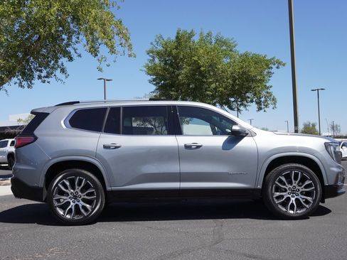 New 2026 GMC Acadia Denali Ultimate FWD image 2