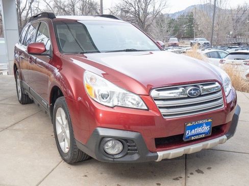 Used 2013 Subaru Outback 2.5i Limited w/ Moonroof Pkg image 2