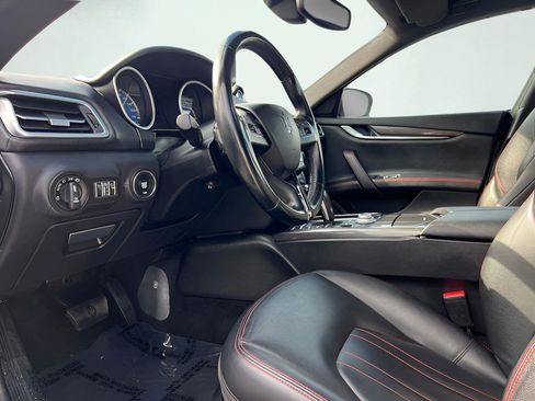 Used 2019 Maserati Ghibli S Q4 AWD/4WD image 2