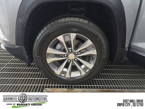 Used 2026 Chevrolet Equinox LT AWD/4WD image 27