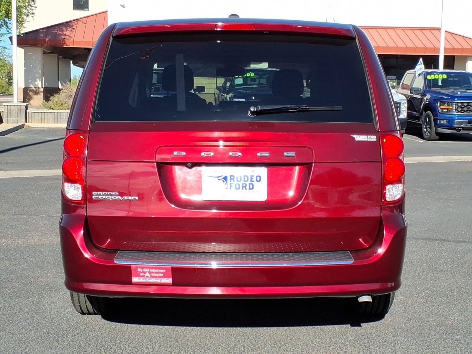 Used 2019 Dodge Grand Caravan SE w/ UConnect Hands-Free Group FWD image 4