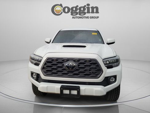 Used 2022 Toyota Tacoma TRD Sport image 7
