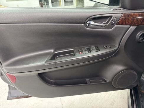 Used 2013 Chevrolet Impala LT w/ LT Sunroof Package image 17