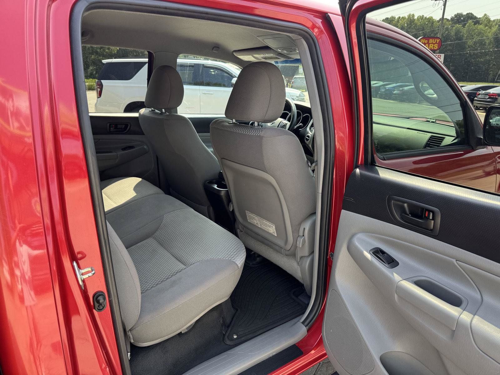 Used 2014 Toyota Tacoma 4x4 Double Cab w/ SR5 Package image 13
