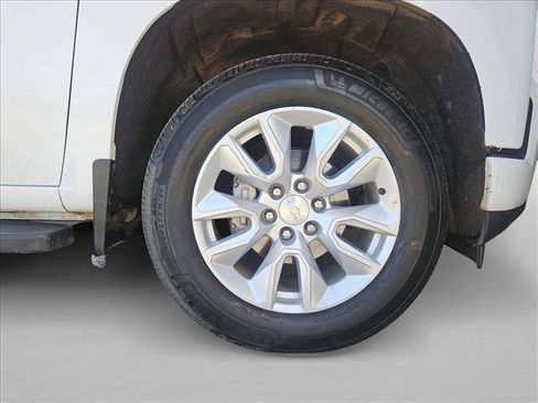 Used 2020 Chevrolet Silverado 1500 Custom w/ Custom Max Trailering Package AWD/4WD image 22