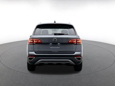 Used 2026 Volkswagen Taos SE FWD image 8