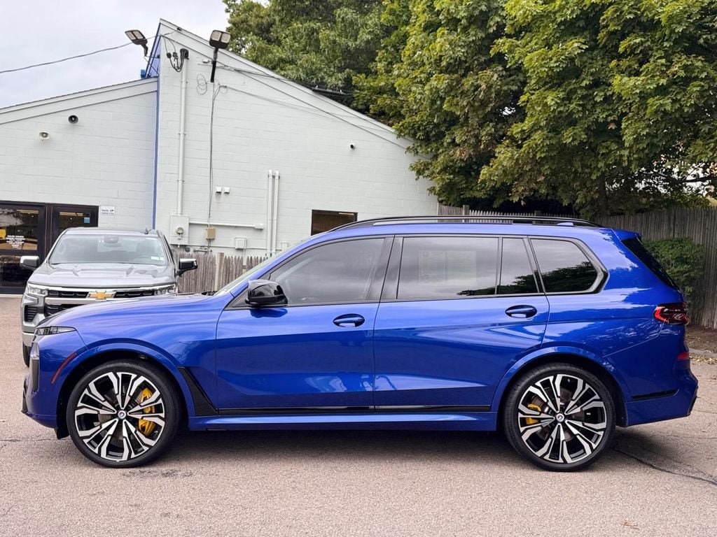 Used 2023 BMW X7 M60i w/ Executive Package AWD/4WD image 3