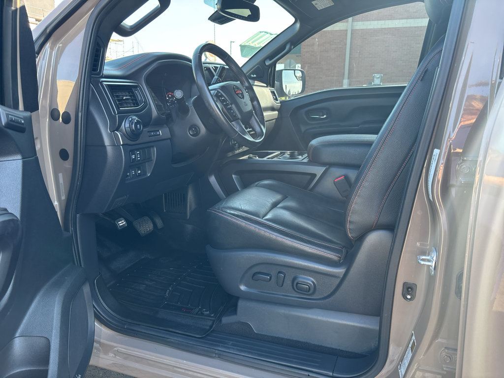 Used 2020 Nissan Titan PRO-4X w/ Pro-4x Convenience Package AWD/4WD image 12