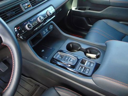 Certified 2025 Honda Pilot TrailSport image 14