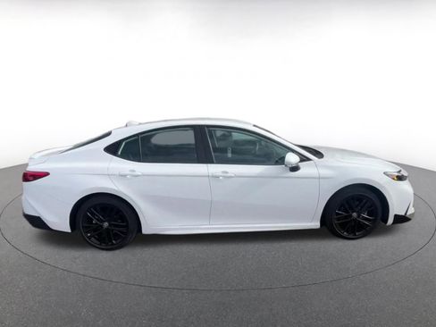 Used 2025 Toyota Camry SE image 16