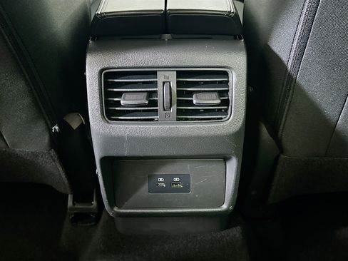 Used 2021 Nissan Rogue SV image 27