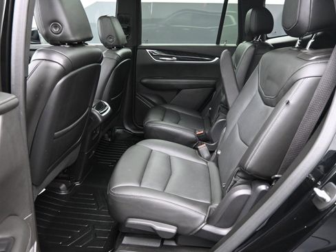 Used 2022 Cadillac XT6 Premium Luxury w/ Technology Package image 13