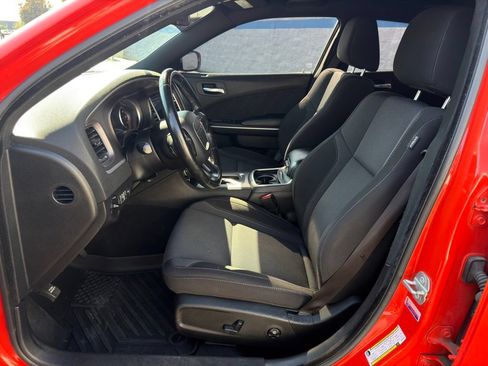 Used 2019 Dodge Charger SXT RWD image 16