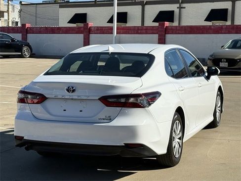 Used 2024 Toyota Camry LE image 4