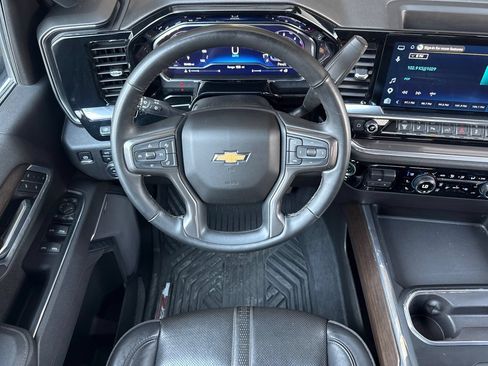 Used 2025 Chevrolet Silverado 2500 High Country w/ High Country Premium Package AWD/4WD image 15