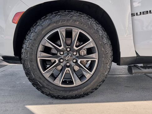 Used 2022 Chevrolet Suburban Z71 w/ Z71 Off-Road Package image 3