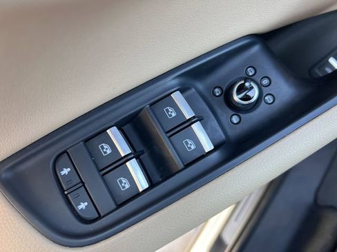 Used 2020 Audi Q7 3.0T Premium Plus image 19