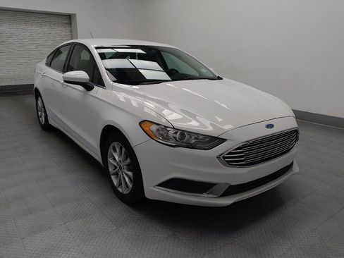 Used 2017 Ford Fusion SE image 13