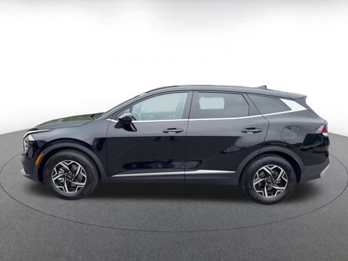 Used 2025 Kia Sportage LX FWD image 8
