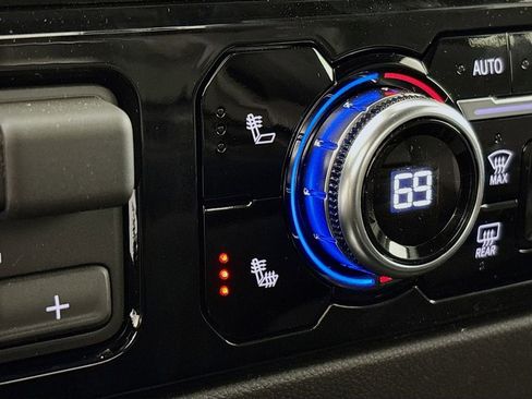 New 2026 GMC Sierra 1500 Elevation image 19