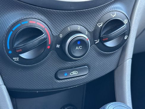 Used 2016 Hyundai Accent SE image 22