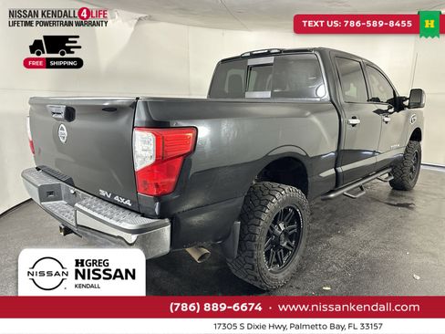 Used 2017 Nissan Titan SV image 11