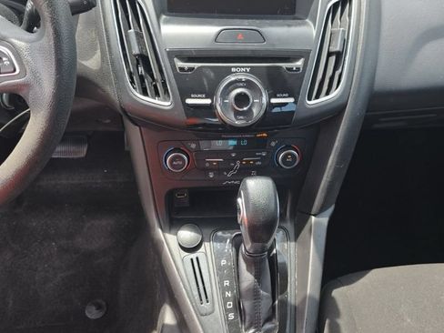 Used 2018 Ford Focus SEL FWD image 4