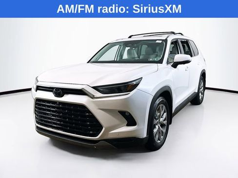 Used 2025 Toyota Grand Highlander AWD image 4
