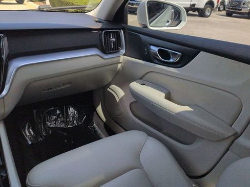 Used 2019 Volvo S60 T5 Momentum w/ Premium Package FWD image 16