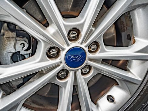 Used 2017 Ford Escape SE FWD image 11
