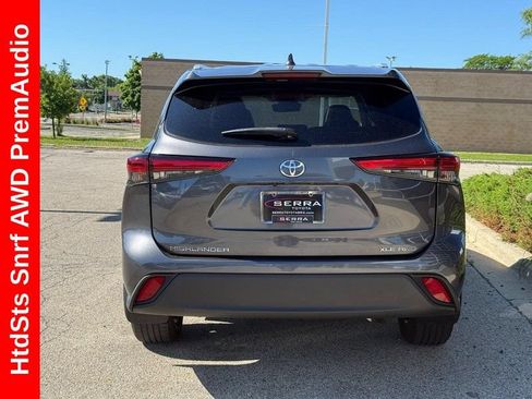 Used 2023 Toyota Highlander XLE AWD/4WD image 4