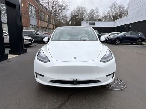 Used 2022 Tesla Model Y Performance image 3